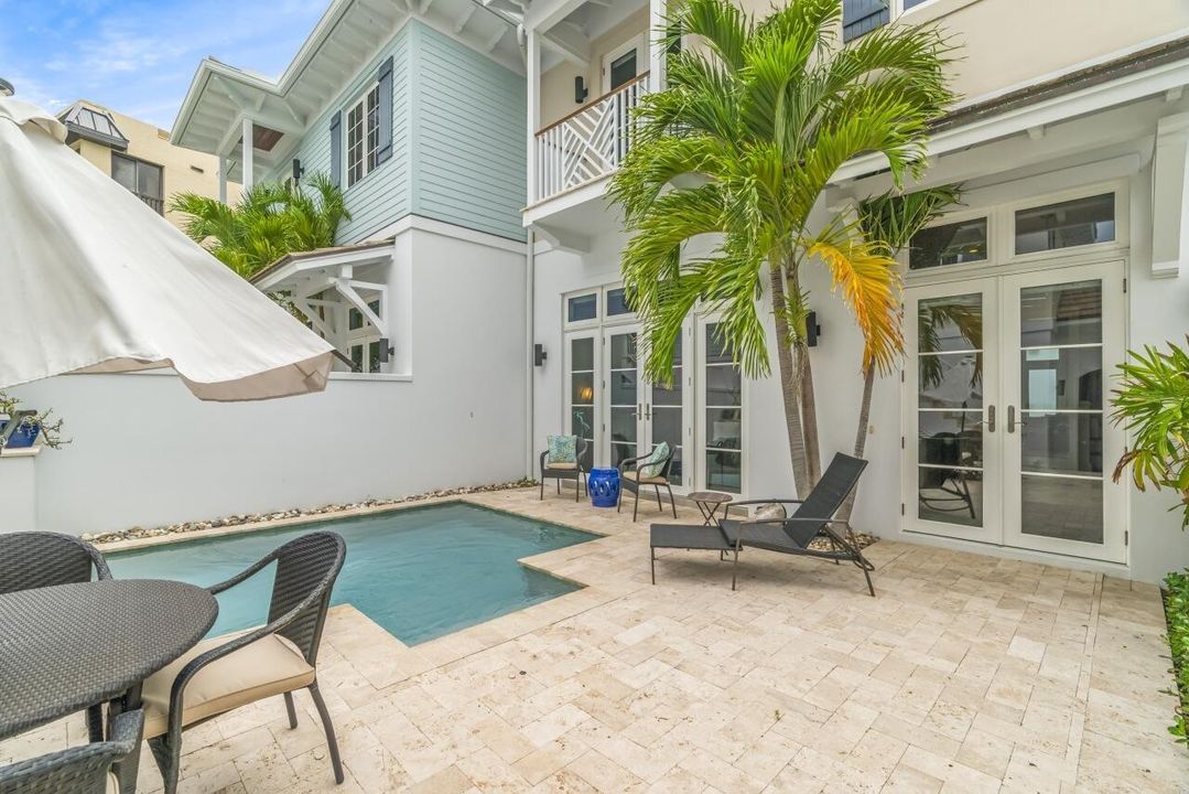 For Sale: $3,395,000 (4 beds, 4 baths, 3297 Square Feet)