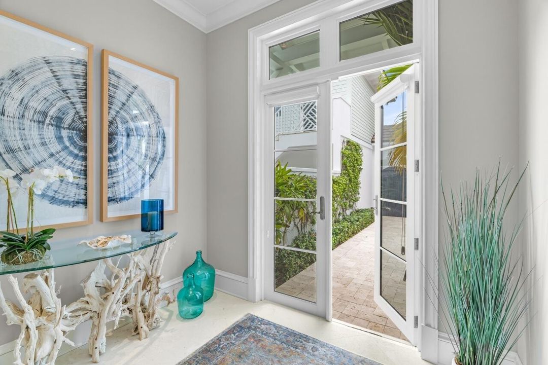 For Sale: $3,395,000 (4 beds, 4 baths, 3297 Square Feet)