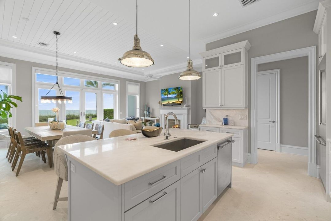 For Sale: $3,395,000 (4 beds, 4 baths, 3297 Square Feet)