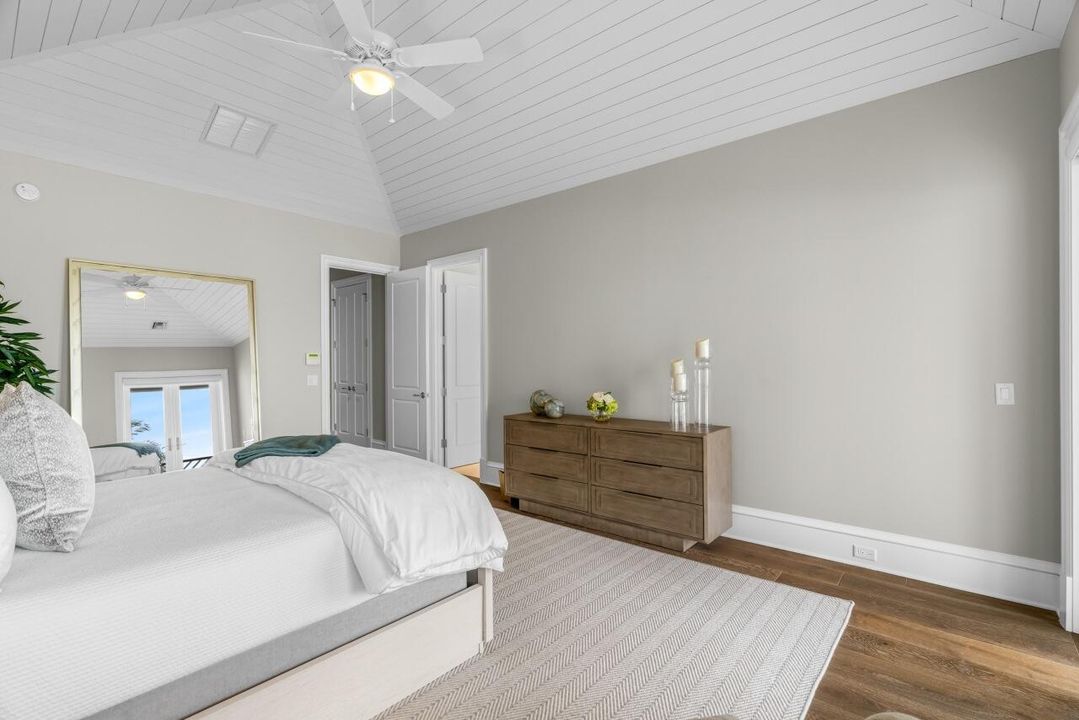 For Sale: $3,395,000 (4 beds, 4 baths, 3297 Square Feet)