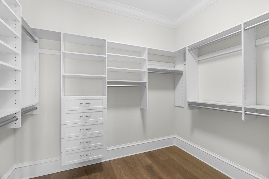 For Sale: $3,395,000 (4 beds, 4 baths, 3297 Square Feet)