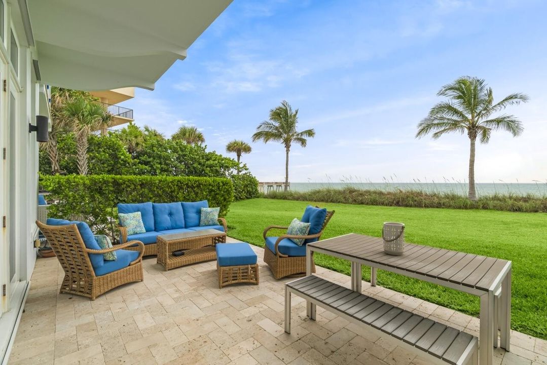 For Sale: $3,395,000 (4 beds, 4 baths, 3297 Square Feet)