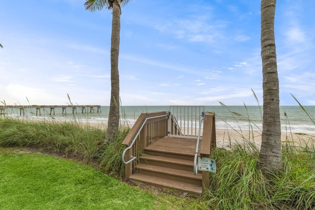 For Sale: $3,395,000 (4 beds, 4 baths, 3297 Square Feet)