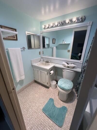 待售: $63,000 (1 贝兹, 1 浴室, 702 平方英尺)