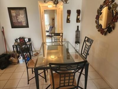 待售: $63,000 (1 贝兹, 1 浴室, 702 平方英尺)