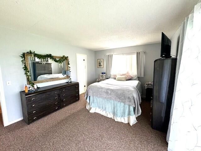 For Sale: $59,999 (1 beds, 1 baths, 702 Square Feet)