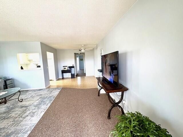 For Sale: $59,999 (1 beds, 1 baths, 702 Square Feet)