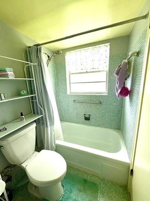 For Sale: $59,999 (1 beds, 1 baths, 702 Square Feet)