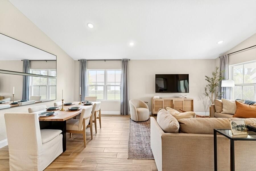 Active With Contract: $499,995 (4 beds, 3 baths, 2094 Square Feet)