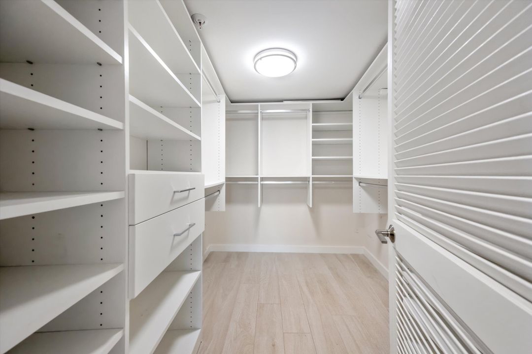 合同活跃: $1,325,000 (2 贝兹, 2 浴室, 1740 平方英尺)