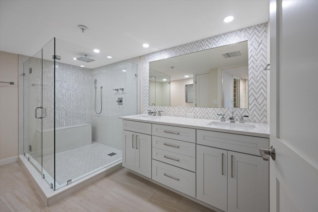 合同活跃: $1,325,000 (2 贝兹, 2 浴室, 1740 平方英尺)