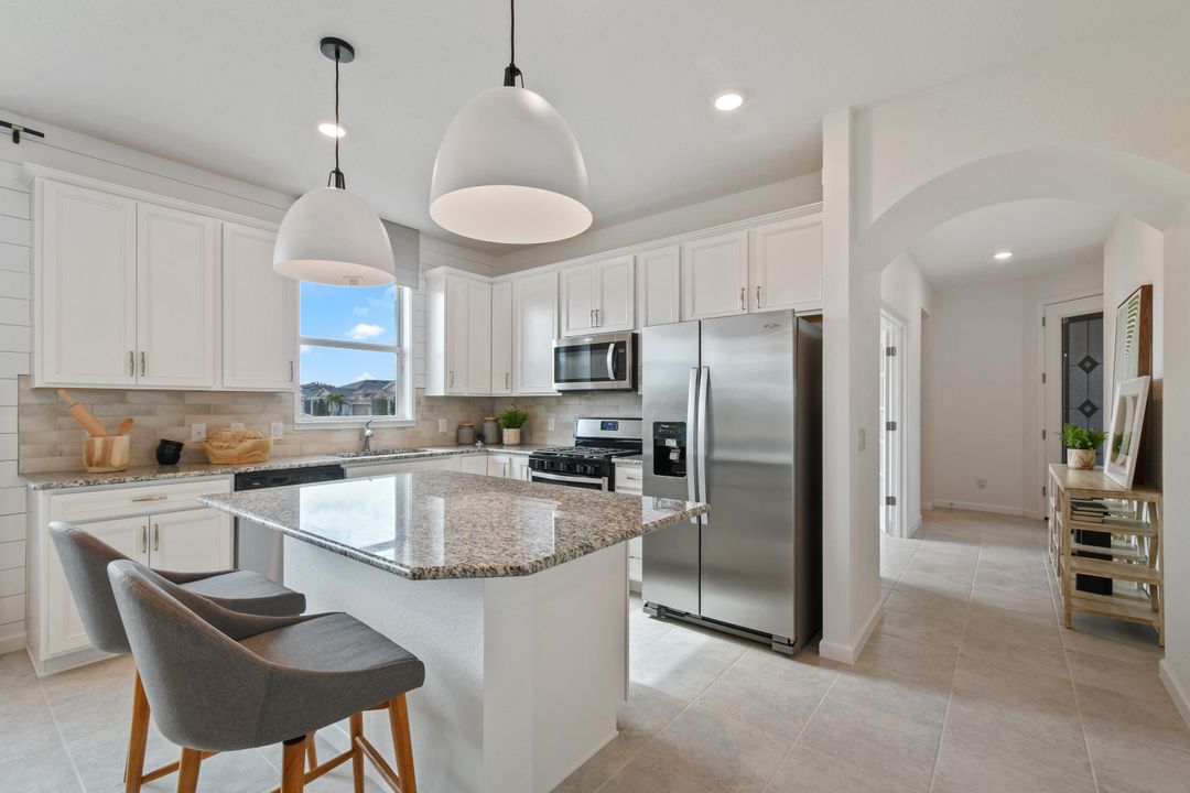 For Sale: $424,950 (2 beds, 2 baths, 1579 Square Feet)