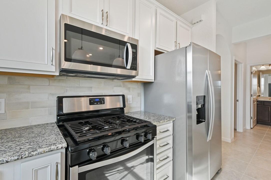 For Sale: $424,950 (2 beds, 2 baths, 1579 Square Feet)