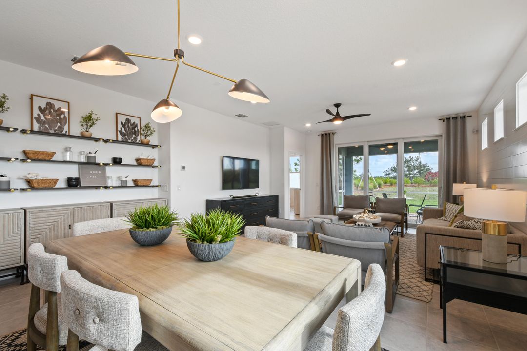 For Sale: $424,950 (2 beds, 2 baths, 1579 Square Feet)