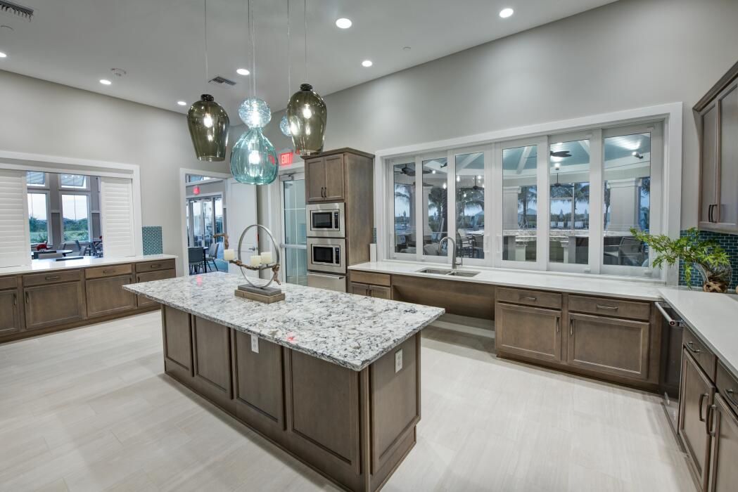 For Sale: $424,950 (2 beds, 2 baths, 1579 Square Feet)