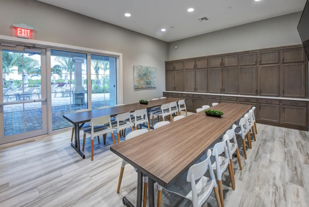 For Sale: $424,950 (2 beds, 2 baths, 1579 Square Feet)