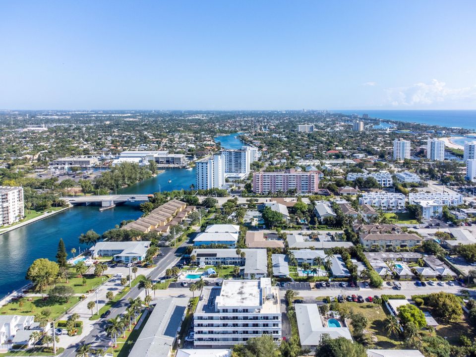 Под контрактом: $2,200 (1 спален, 1 ванн, 740 Квадратных фут)