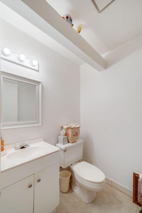 For Sale: $119,997 (1 beds, 1 baths, 800 Square Feet)