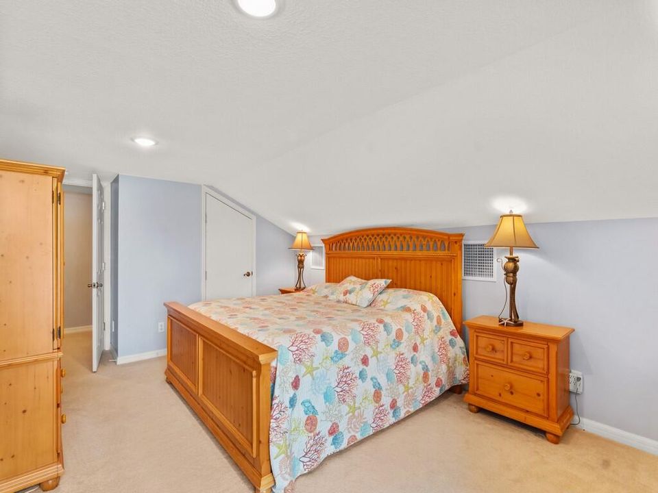 出租: $4,500 (3 贝兹, 3 浴室, 1355 平方英尺)