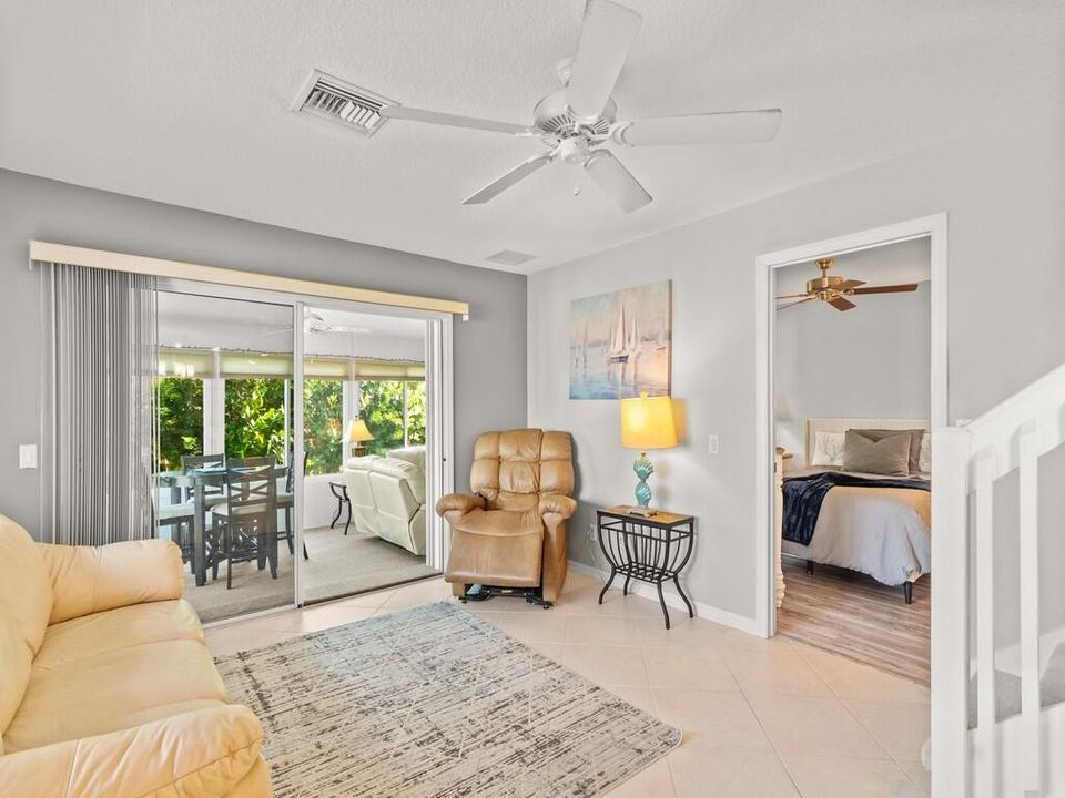 出租: $4,500 (3 贝兹, 3 浴室, 1355 平方英尺)