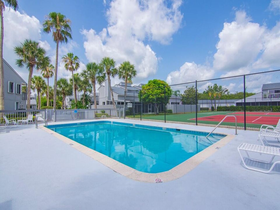 出租: $4,500 (3 贝兹, 3 浴室, 1355 平方英尺)