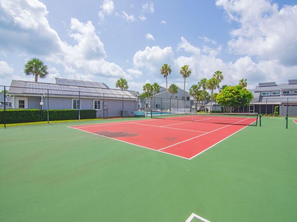 出租: $4,500 (3 贝兹, 3 浴室, 1355 平方英尺)