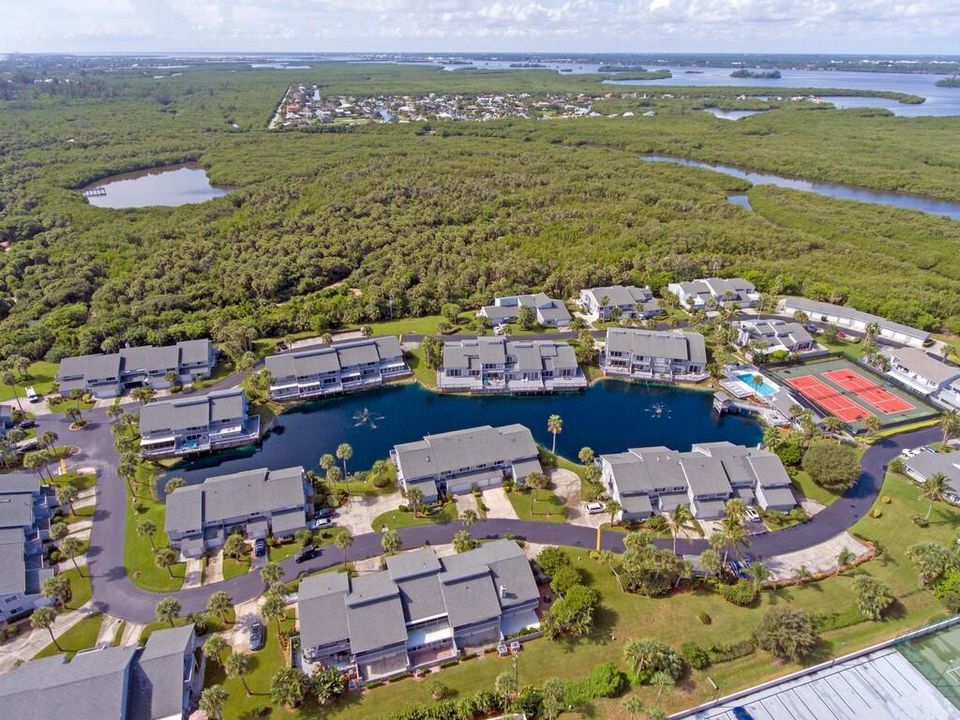 出租: $4,500 (3 贝兹, 3 浴室, 1355 平方英尺)