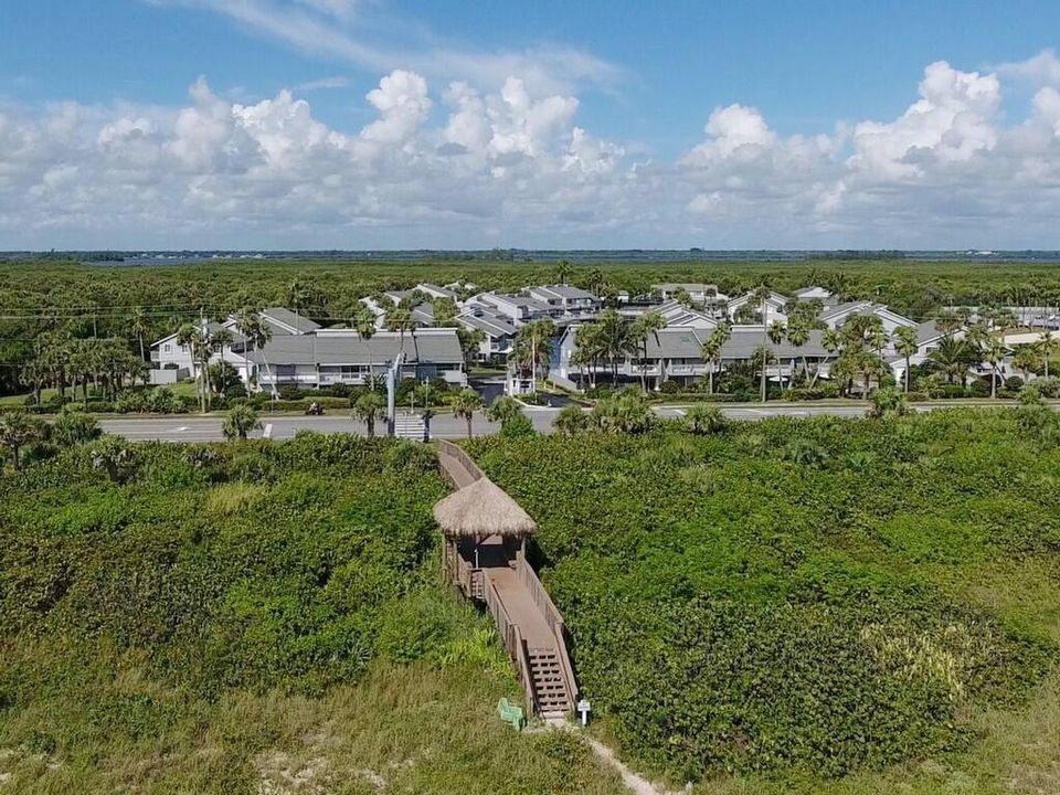 出租: $4,500 (3 贝兹, 3 浴室, 1355 平方英尺)