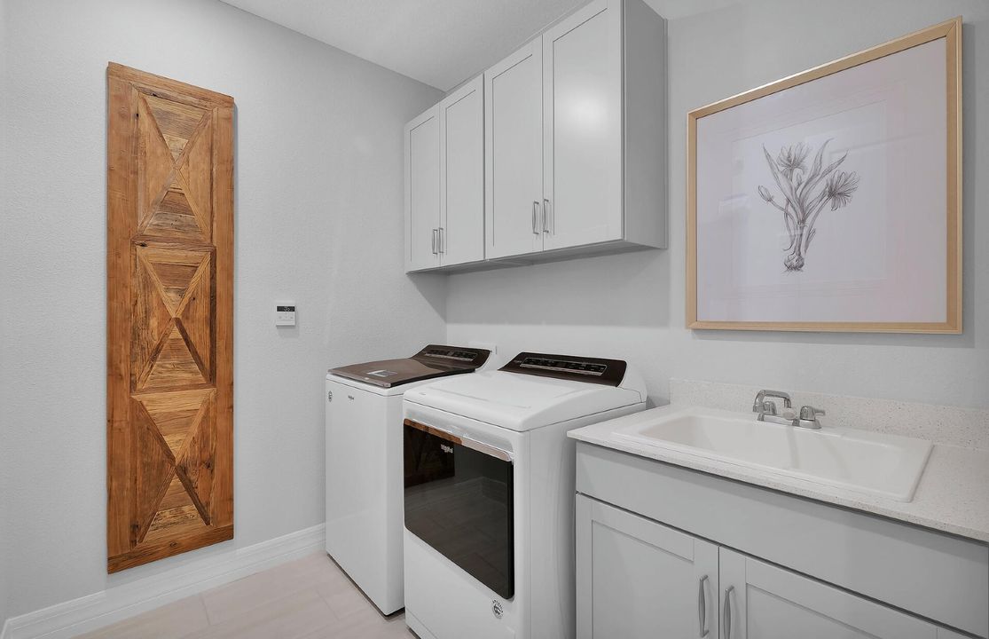 Active With Contract: $834,845 (4 beds, 3 baths, 2334 Square Feet)