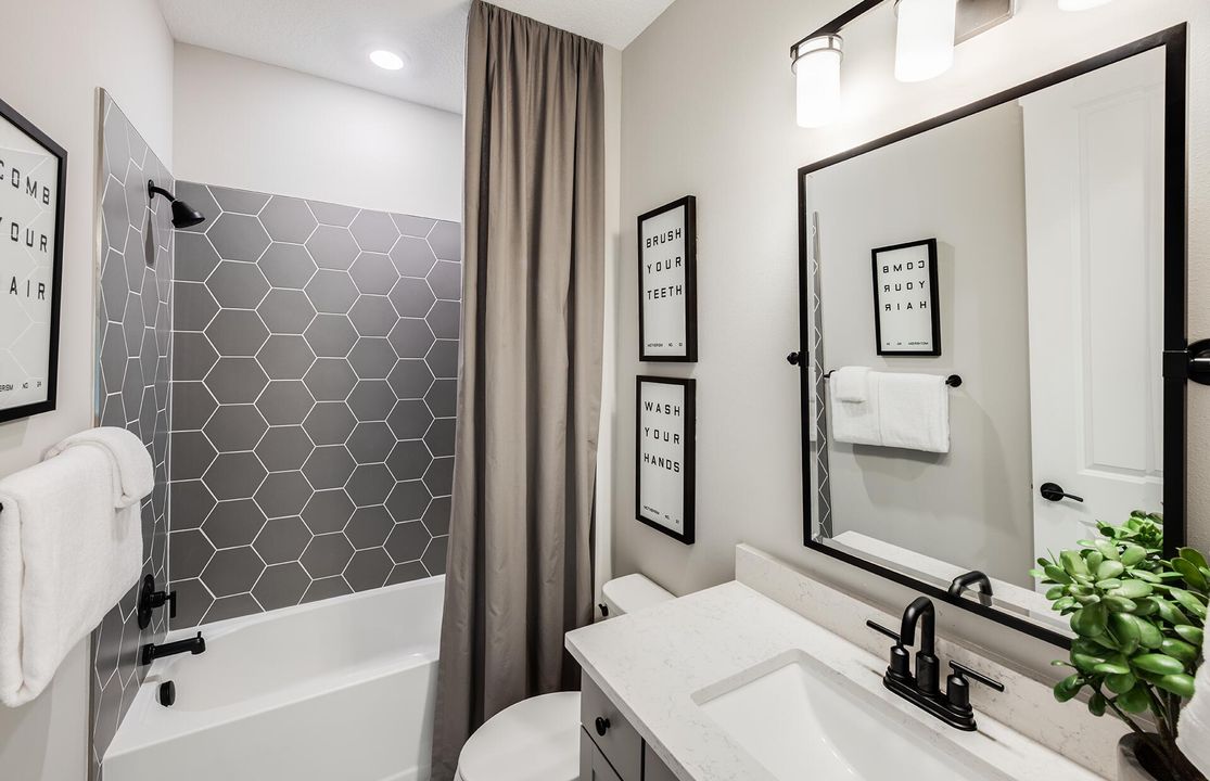 Active With Contract: $834,845 (4 beds, 3 baths, 2334 Square Feet)