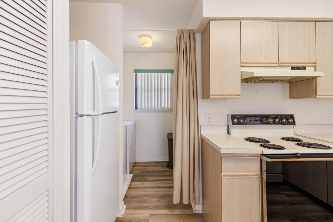 For Sale: $145,000 (2 beds, 2 baths, 874 Square Feet)