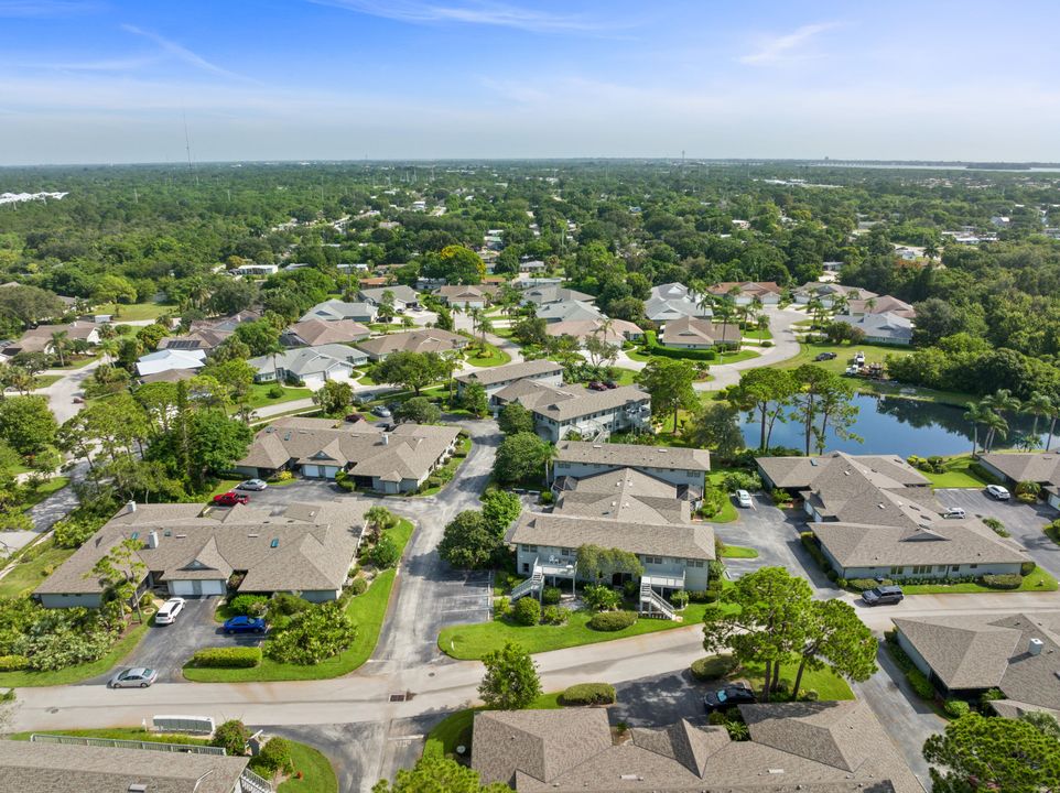 For Sale: $145,000 (2 beds, 2 baths, 874 Square Feet)