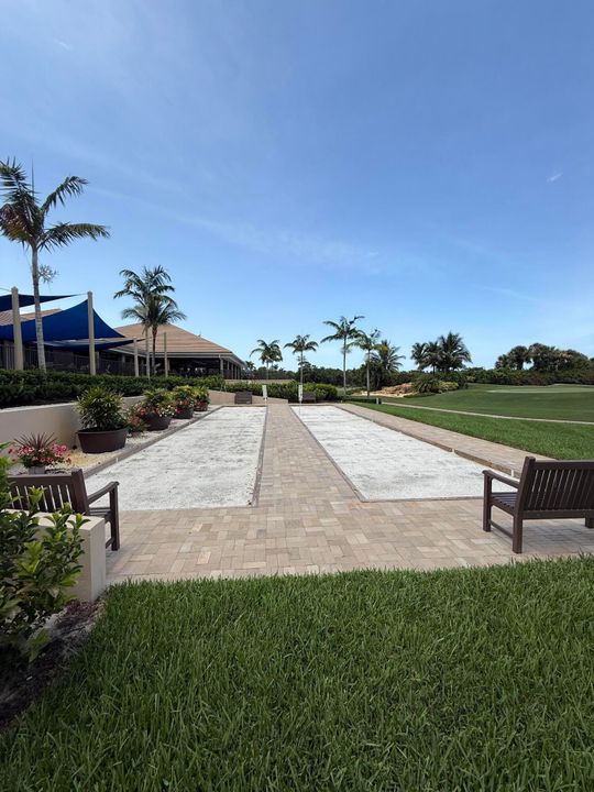 For Rent: $7,899 (3 beds, 3 baths, 2886 Square Feet)