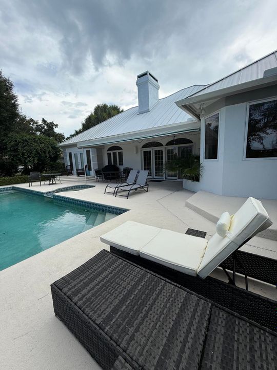 For Rent: $7,899 (3 beds, 3 baths, 2886 Square Feet)