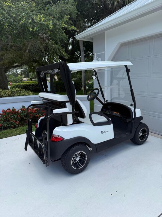 For Rent: $7,899 (3 beds, 3 baths, 2886 Square Feet)