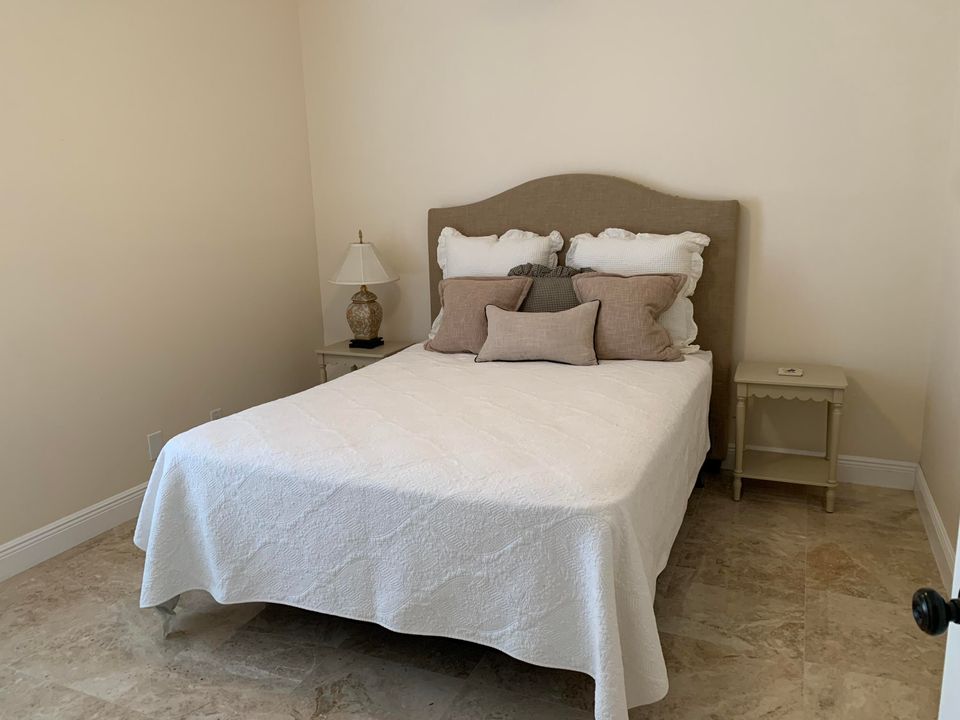 For Sale: $2,350,000 (5 beds, 4 baths, 3320 Square Feet)