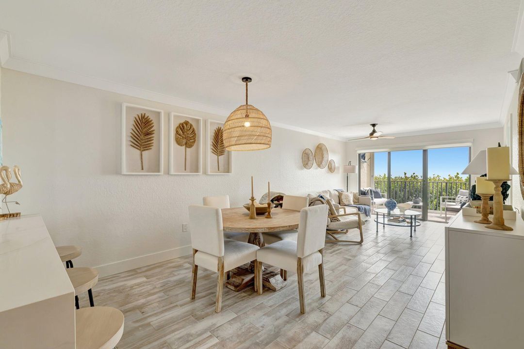 Recently Rented: $3,000 (2 beds, 2 baths, 1053 Square Feet)