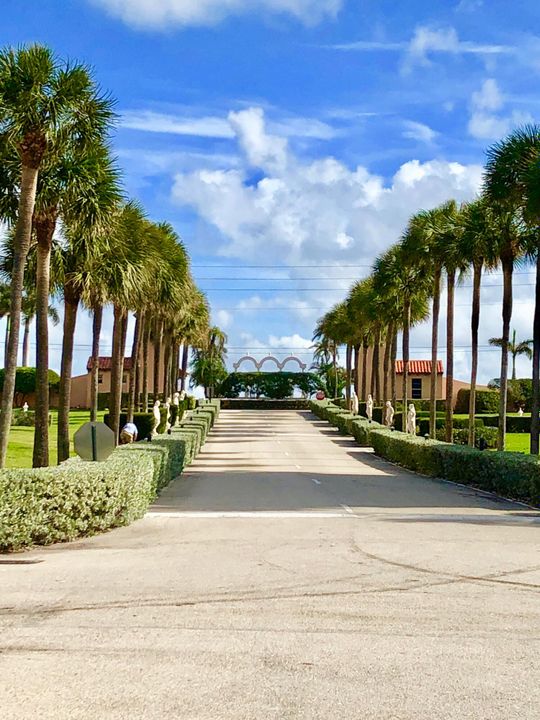 Active With Contract: $4,200 (2 beds, 2 baths, 958 Square Feet)