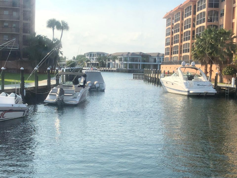 Active With Contract: $4,200 (2 beds, 2 baths, 958 Square Feet)