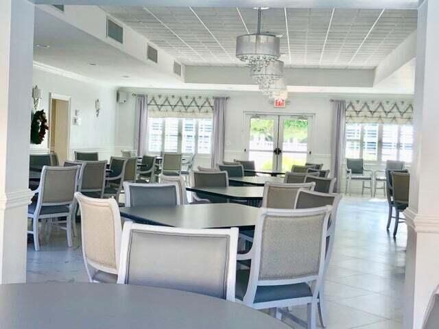 Active With Contract: $4,200 (2 beds, 2 baths, 958 Square Feet)