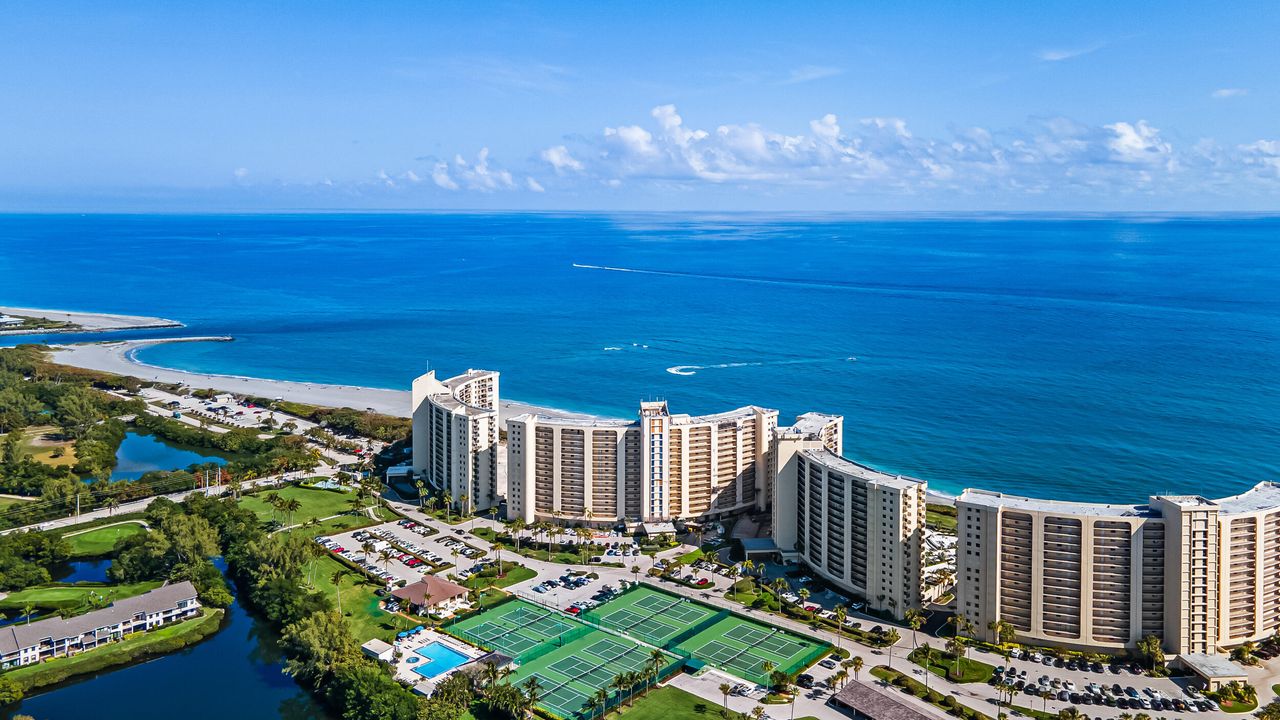 Active With Contract: $11,500 (2 beds, 2 baths, 1170 Square Feet)