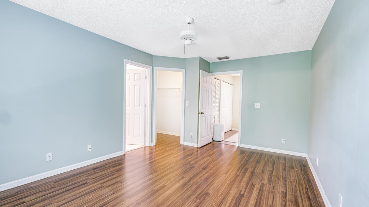 待售: $376,500 (2 贝兹, 2 浴室, 1233 平方英尺)