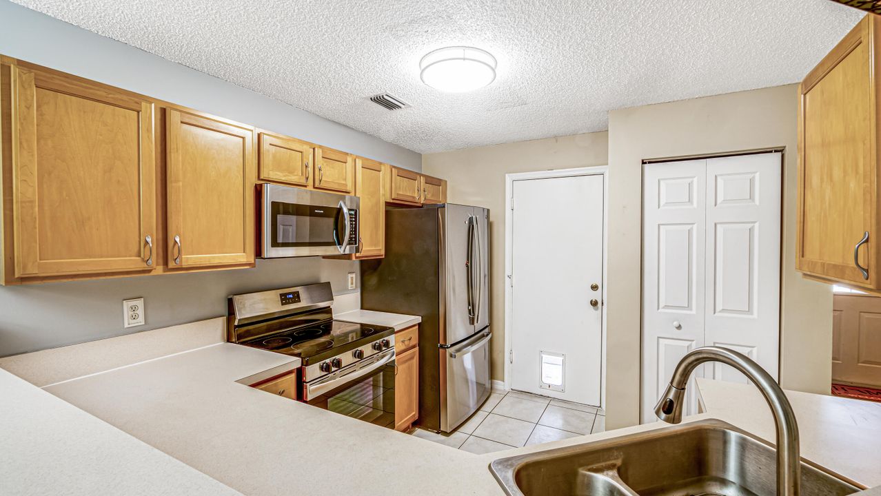 待售: $376,500 (2 贝兹, 2 浴室, 1233 平方英尺)