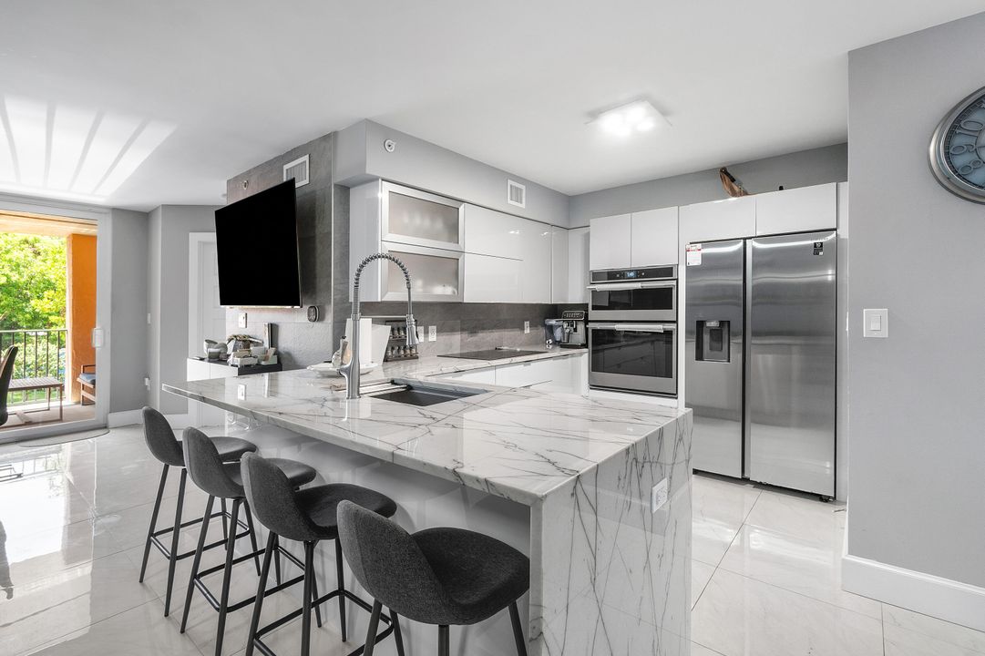 For Sale: $379,900 (3 beds, 2 baths, 1298 Square Feet)