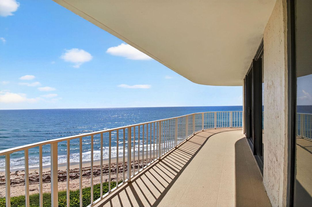 合同活跃: $20,000 (3 贝兹, 2 浴室, 2119 平方英尺)