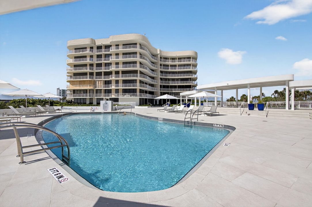 合同活跃: $20,000 (3 贝兹, 2 浴室, 2119 平方英尺)