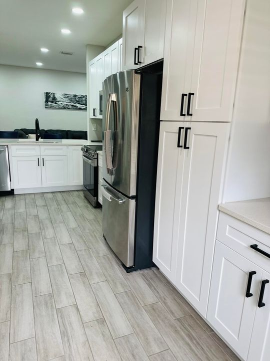 Active With Contract: $2,800 (3 beds, 2 baths, 1518 Square Feet)