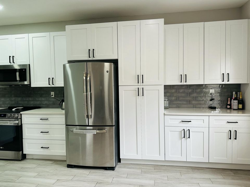 Active With Contract: $2,800 (3 beds, 2 baths, 1518 Square Feet)