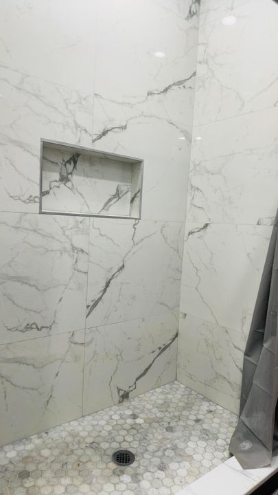 Active With Contract: $2,800 (3 beds, 2 baths, 1518 Square Feet)