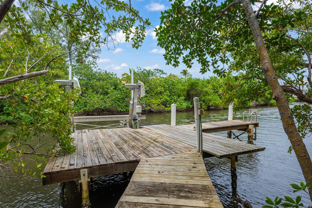 На продажу: $3,950,000 (5 спален, 4 ванн, 5776 Квадратных фут)